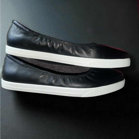 NEW Lori Goldstein Women’s SZ 11 Shoes Black Flats Shoes Leather Slip In - Picture 2 of 7